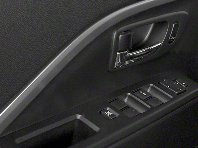 2014 Mazda Mazda5 Touring photo 2