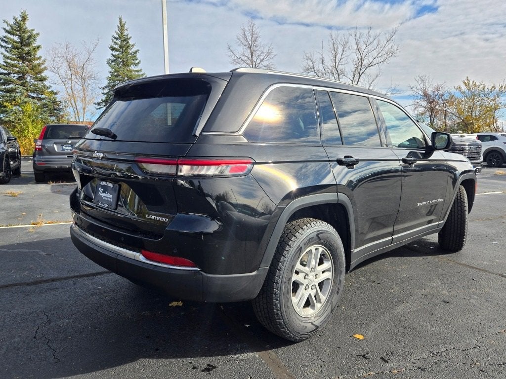 2023 Jeep Grand Cherokee Laredo