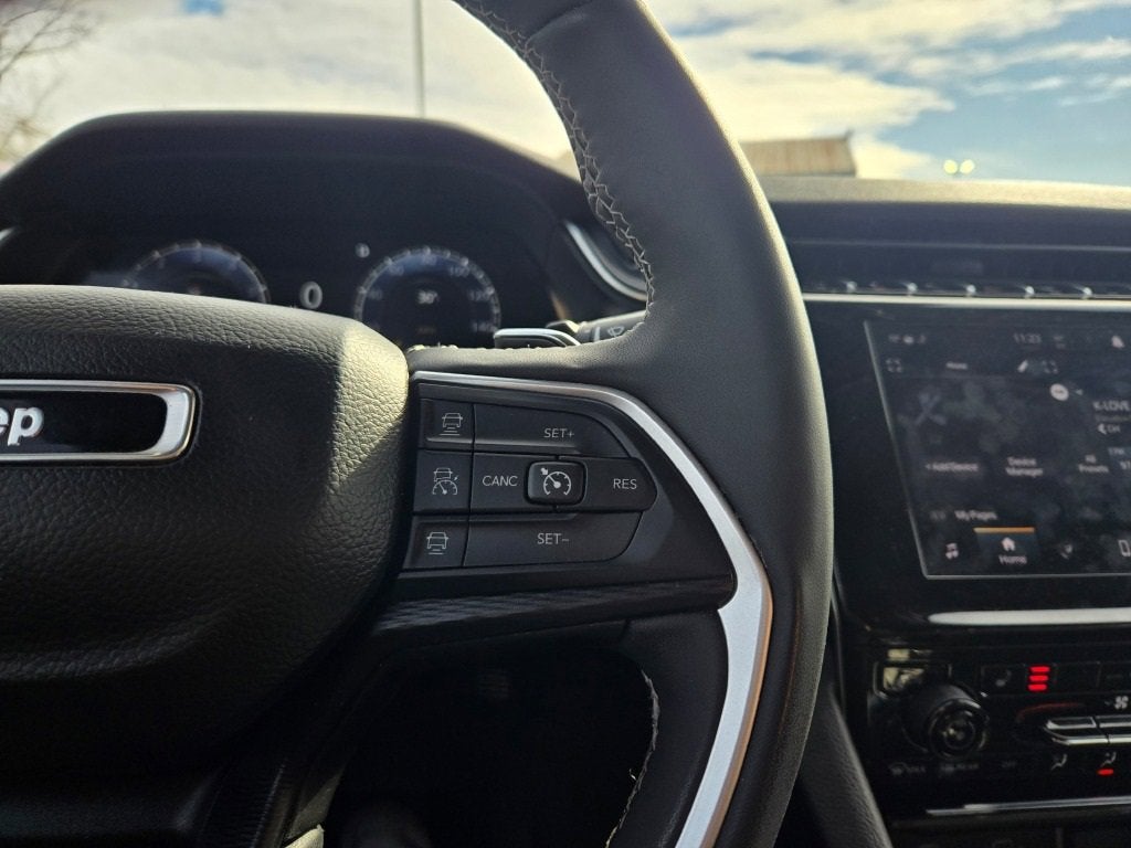 2023 Jeep Grand Cherokee Laredo