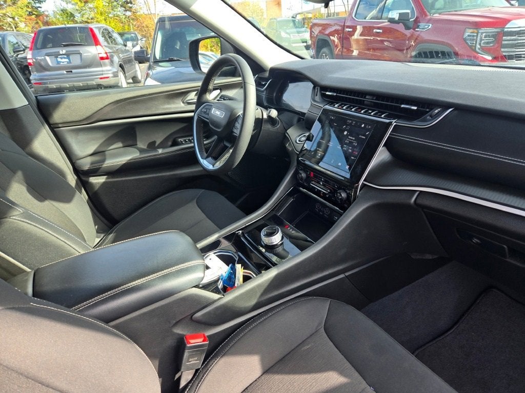 2023 Jeep Grand Cherokee Laredo