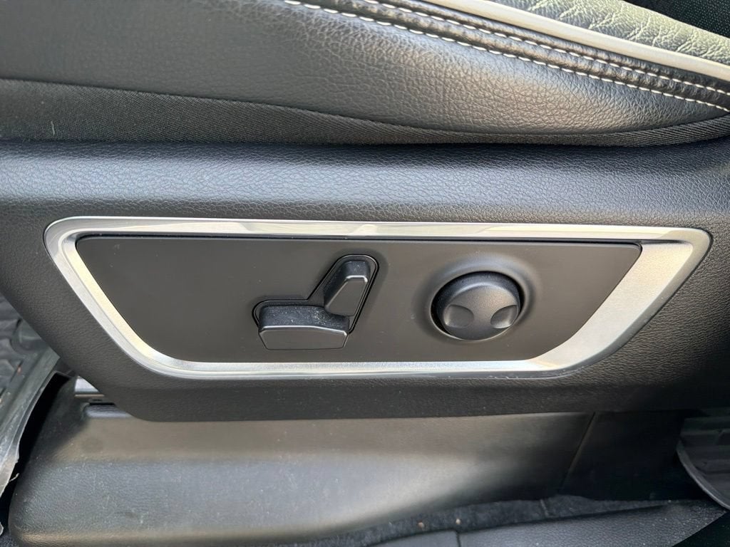 2025 RAM 1500 Laramie Crew Cab 4x4 5'7" Box