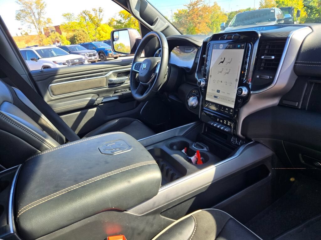 2024 RAM 1500 Laramie Crew Cab 4x4 5'7" Box