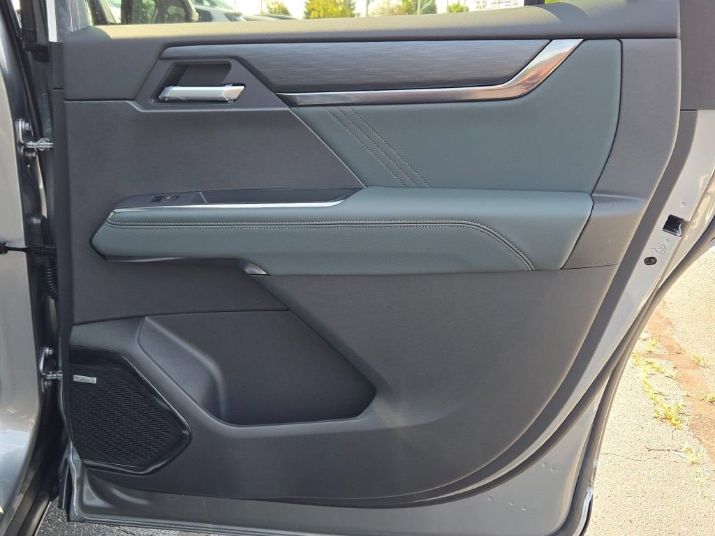 2027 GMC Acadia AT4 - Photo 11