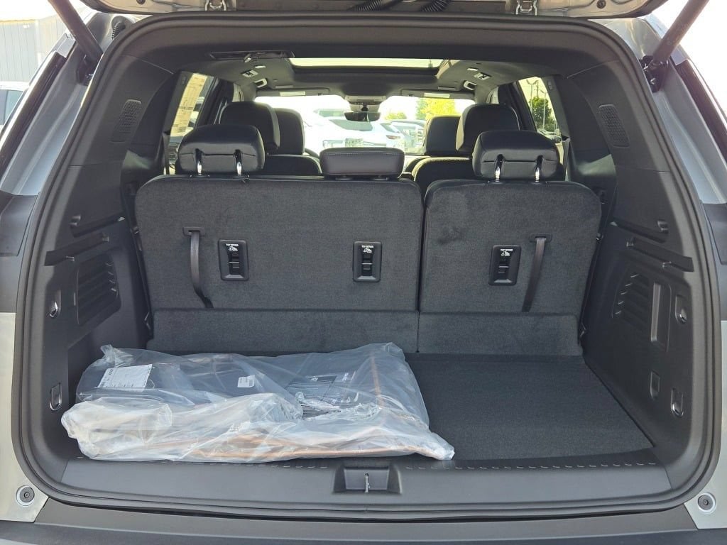 2027 GMC Acadia AT4 - Photo 16