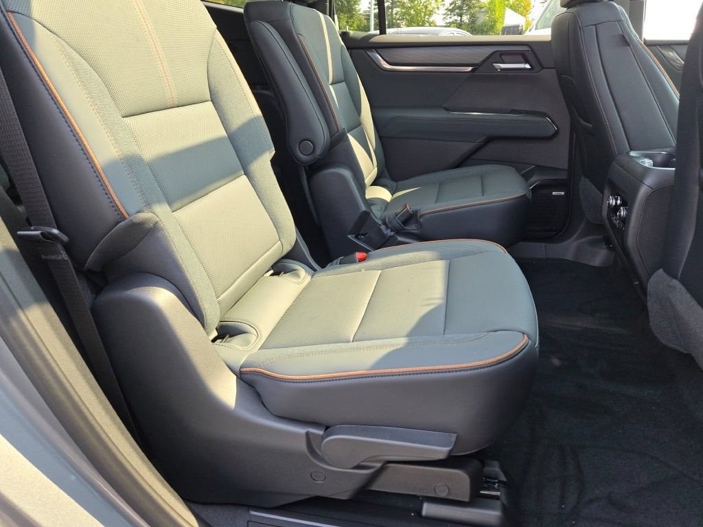 2027 GMC Acadia AT4 - Photo 8