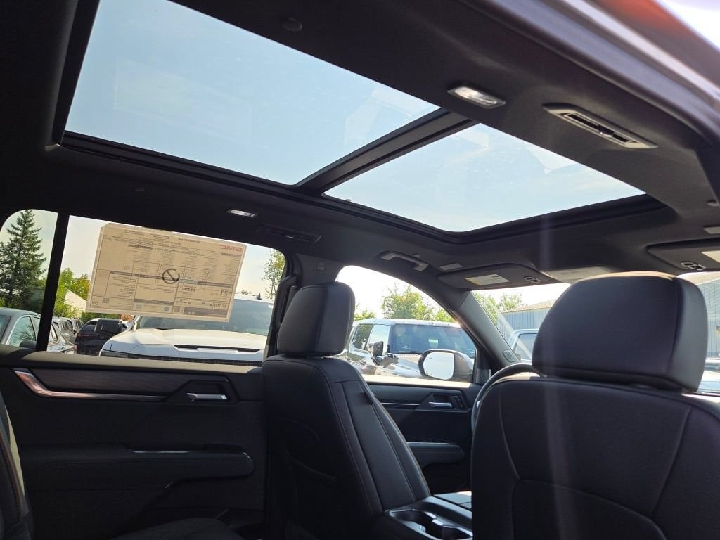 2027 GMC Acadia AT4 - Photo 9