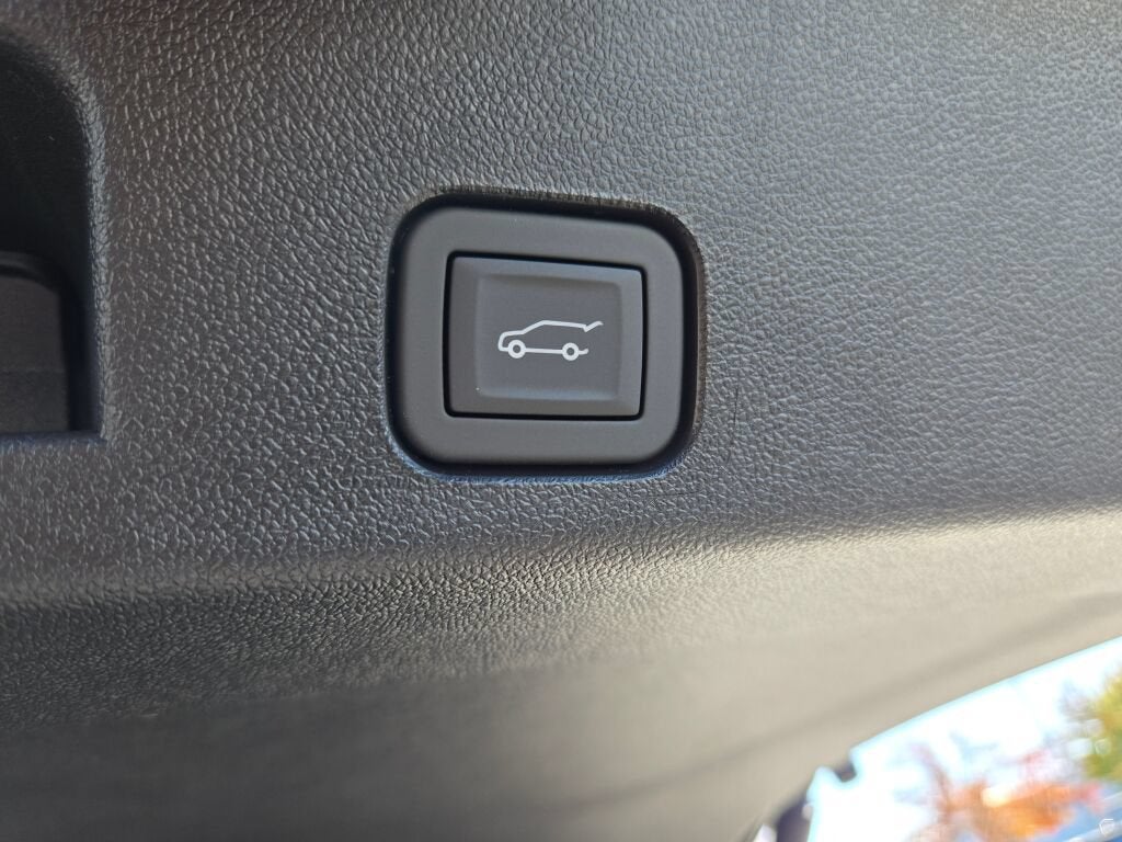 2027 GMC Acadia AT4