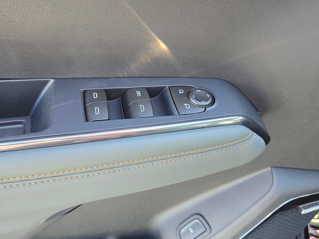 2027 GMC Acadia AT4