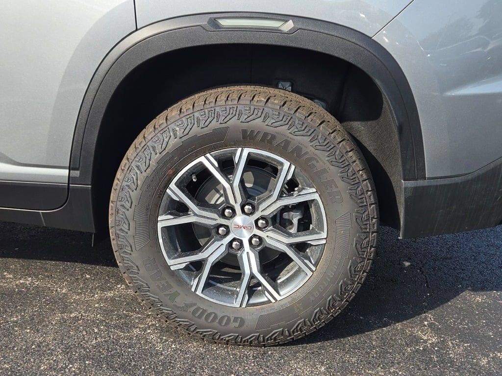 2027 GMC Acadia AT4