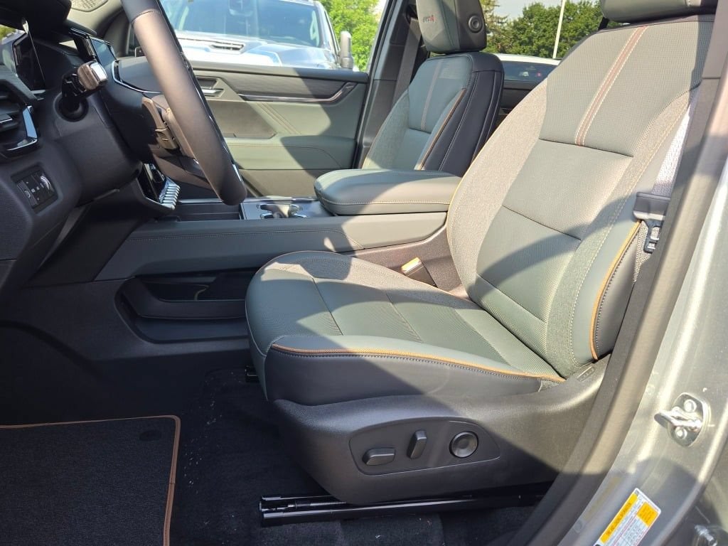2027 GMC Acadia AT4