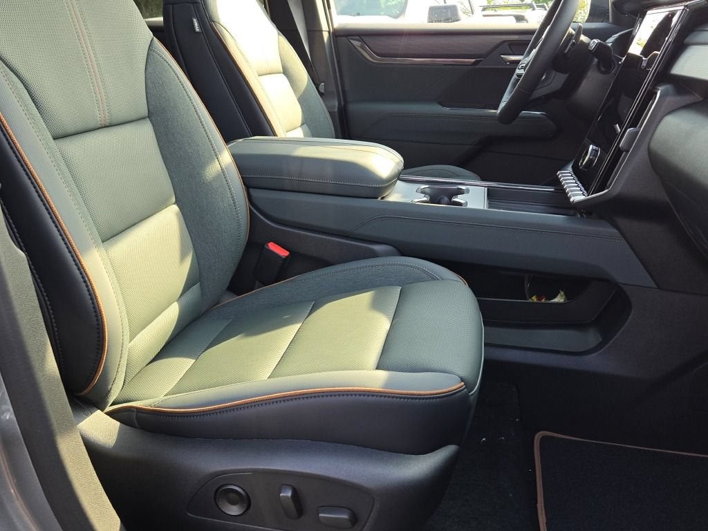 2027 GMC Acadia AT4