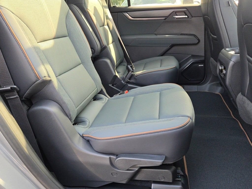2027 GMC Acadia AT4