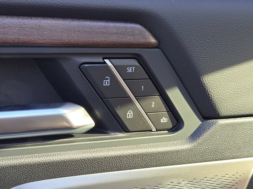 2027 GMC Acadia Denali Ultimate