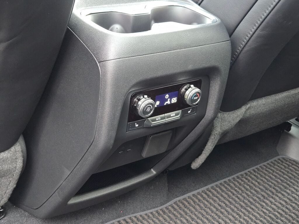 2027 GMC Acadia Denali Ultimate - Photo 20