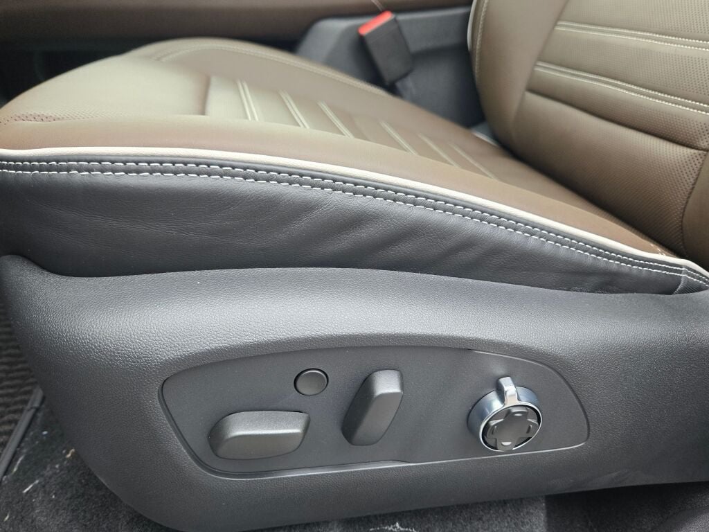 2027 GMC Acadia Denali Ultimate - Photo 23