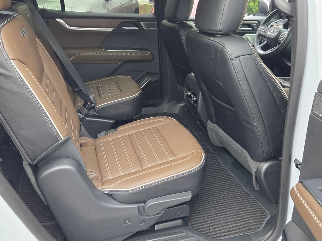 2027 GMC Acadia Denali Ultimate