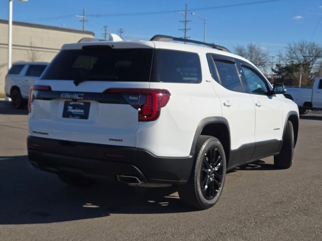 2023 GMC Acadia SLT