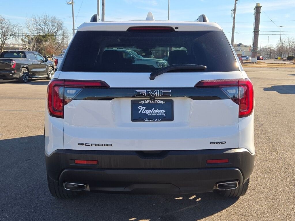 2023 GMC Acadia SLT