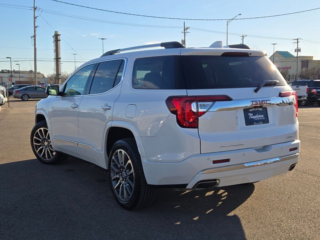 2023 GMC Acadia Denali