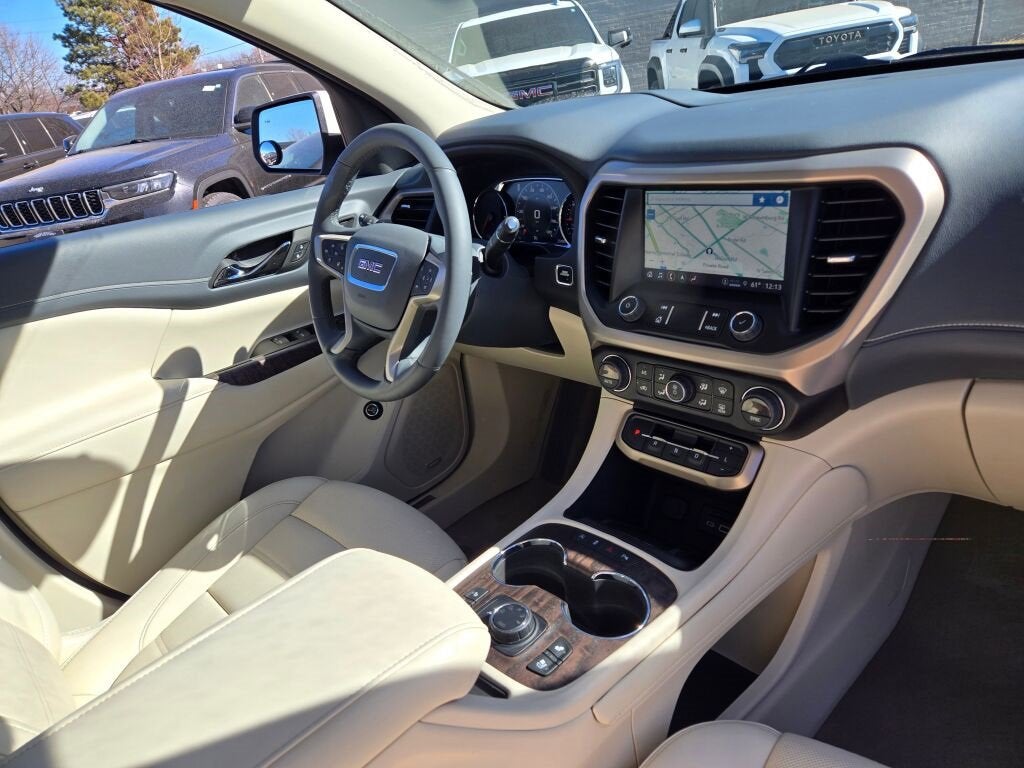 2023 GMC Acadia Denali