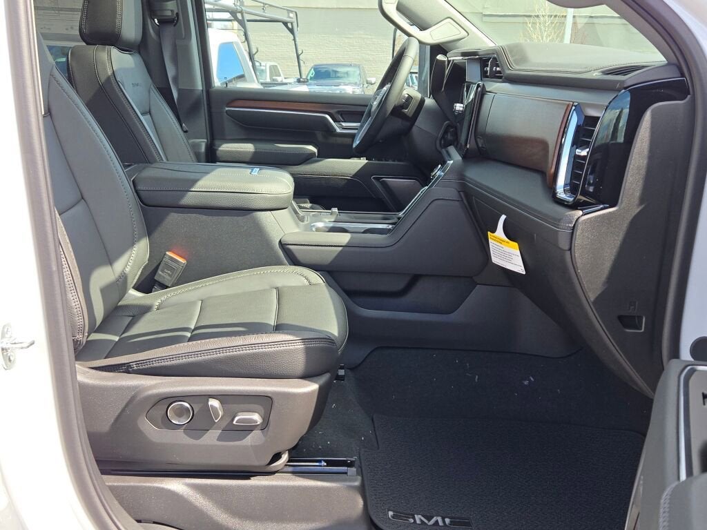 2025 GMC Sierra 2500 HD Denali