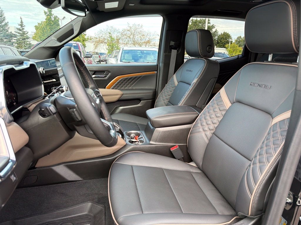 2025 GMC Canyon Denali