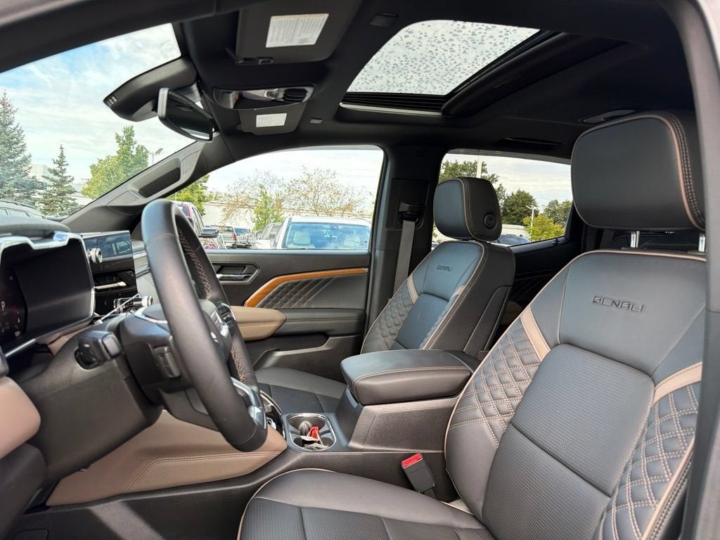 2025 GMC Canyon Denali