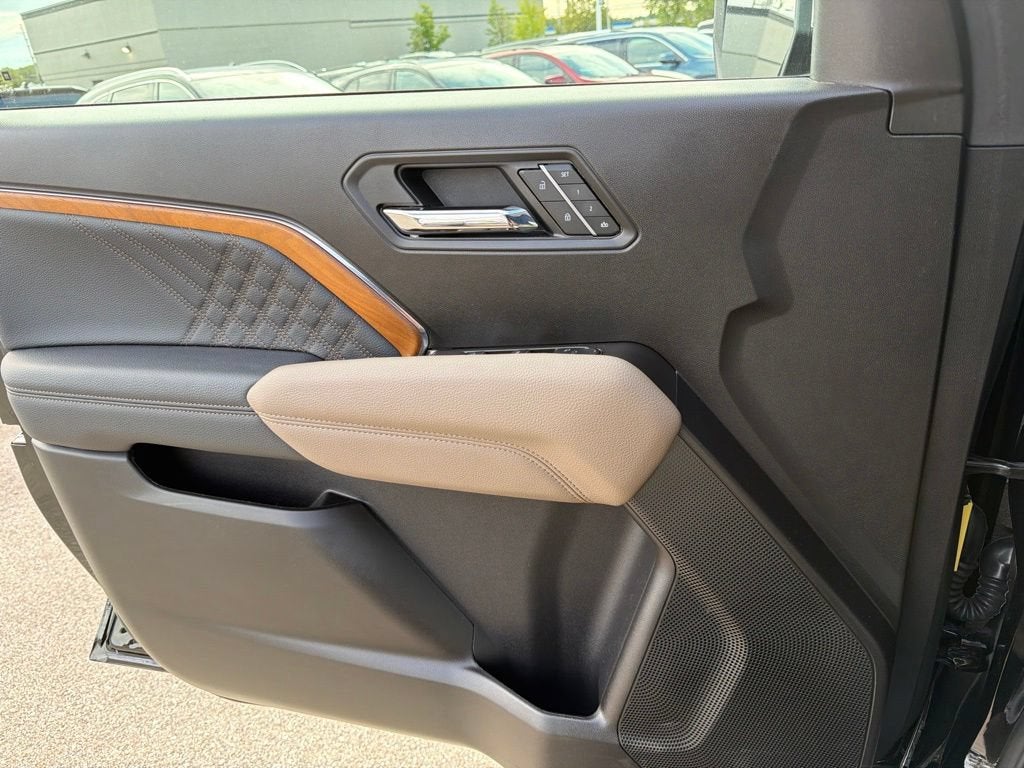 2025 GMC Canyon Denali
