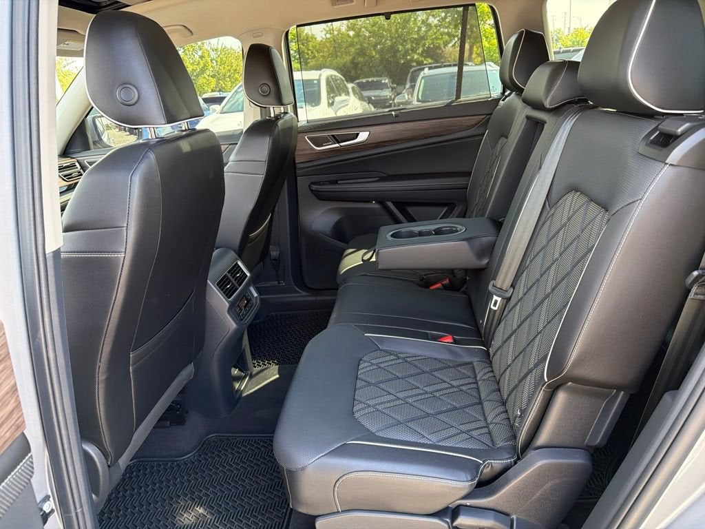2024 Volkswagen Atlas 2.0T SEL Premium R-Line