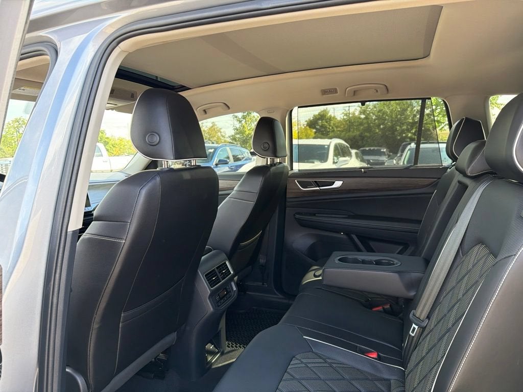 2024 Volkswagen Atlas 2.0T SEL Premium R-Line