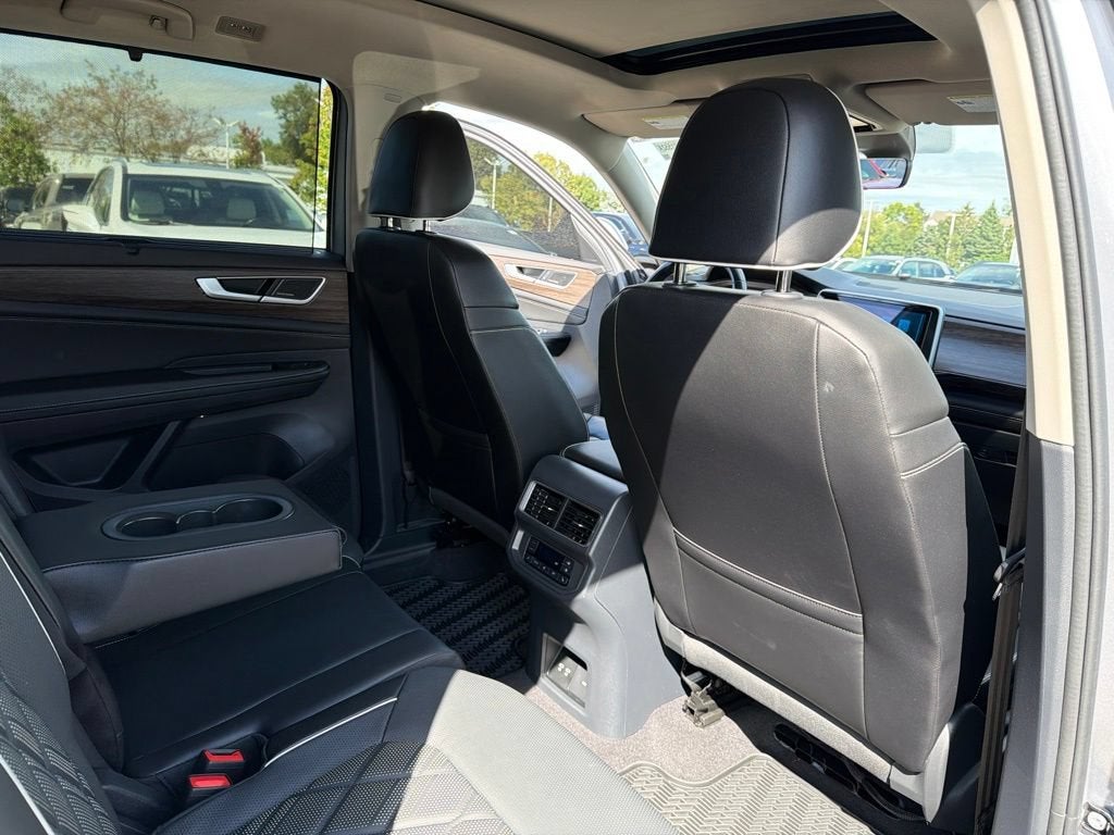 2024 Volkswagen Atlas 2.0T SEL Premium R-Line