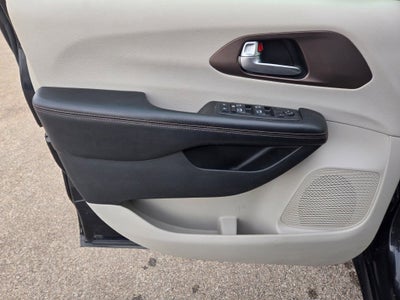 2019 Chrysler Pacifica Touring L Plus