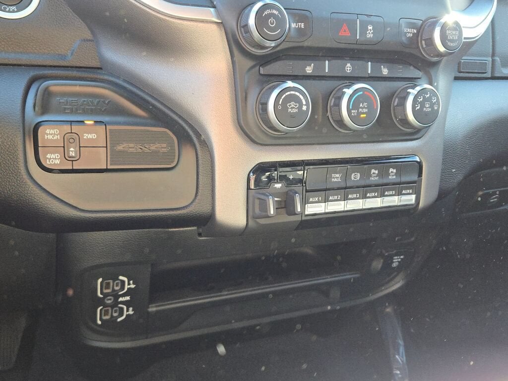 2023 RAM 2500 Big Horn Crew Cab 4x4 6'4" Box