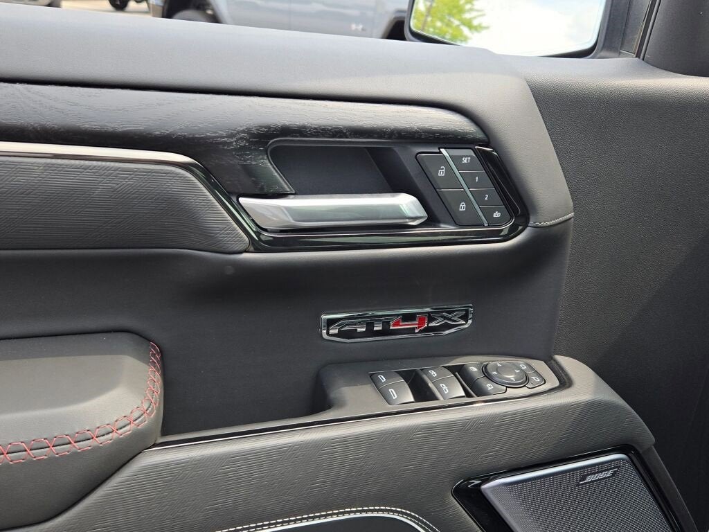 2025 GMC Sierra 1500 AT4X