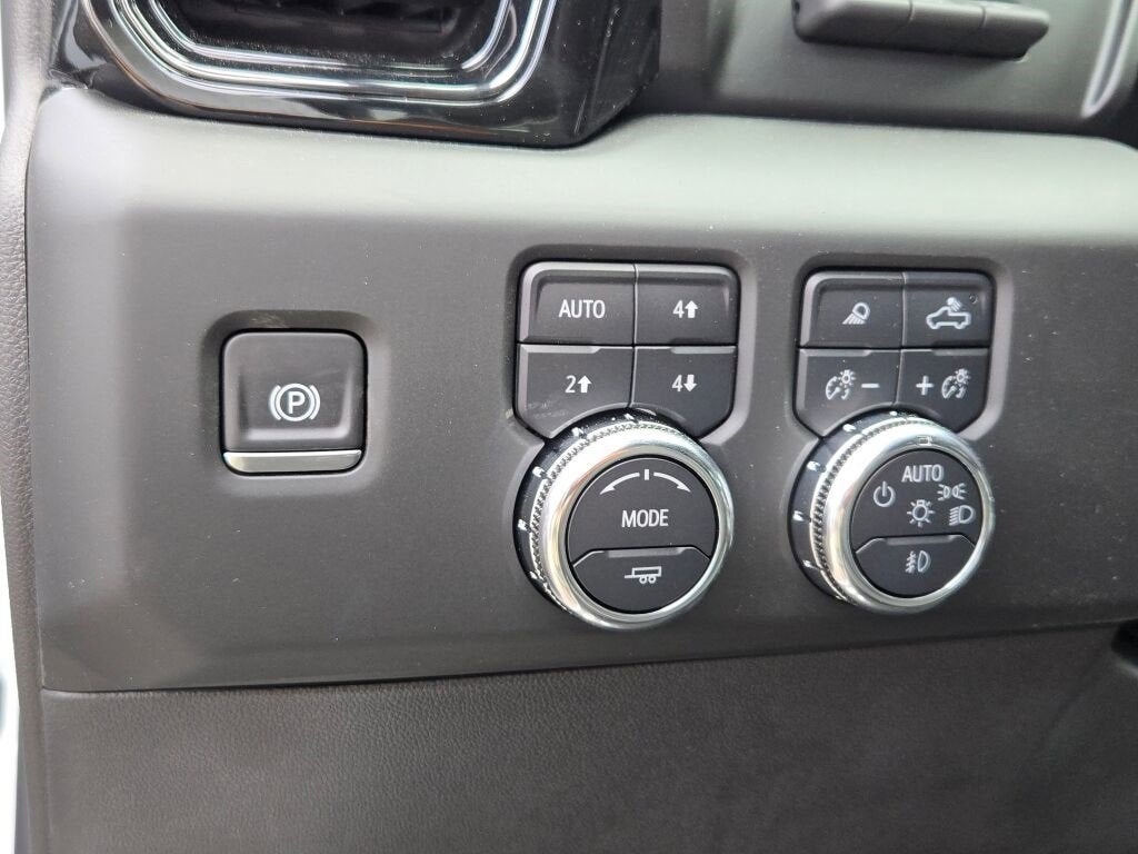 2025 GMC Sierra 1500 AT4X