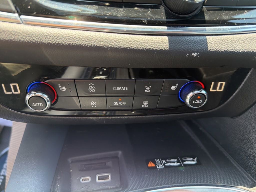 2024 Buick Enclave Essence