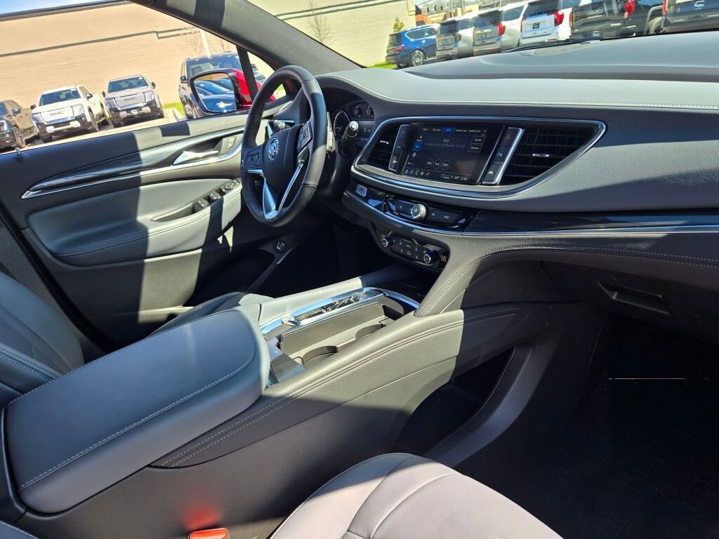 2024 Buick Enclave Essence