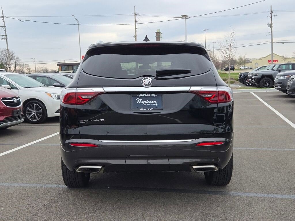 2023 Buick Enclave Essence