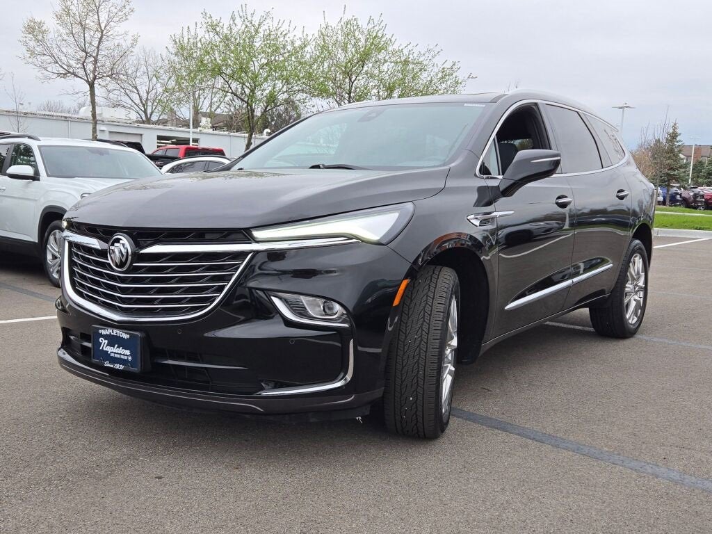 2023 Buick Enclave Essence