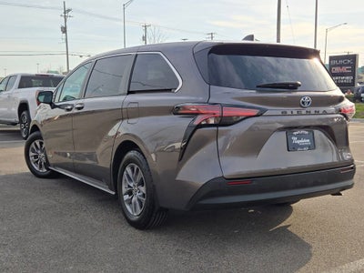 2021 Toyota Sienna XLE