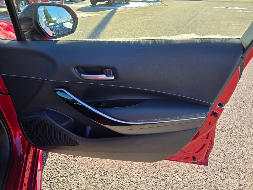 2025 Toyota Corolla Hatchback XSE