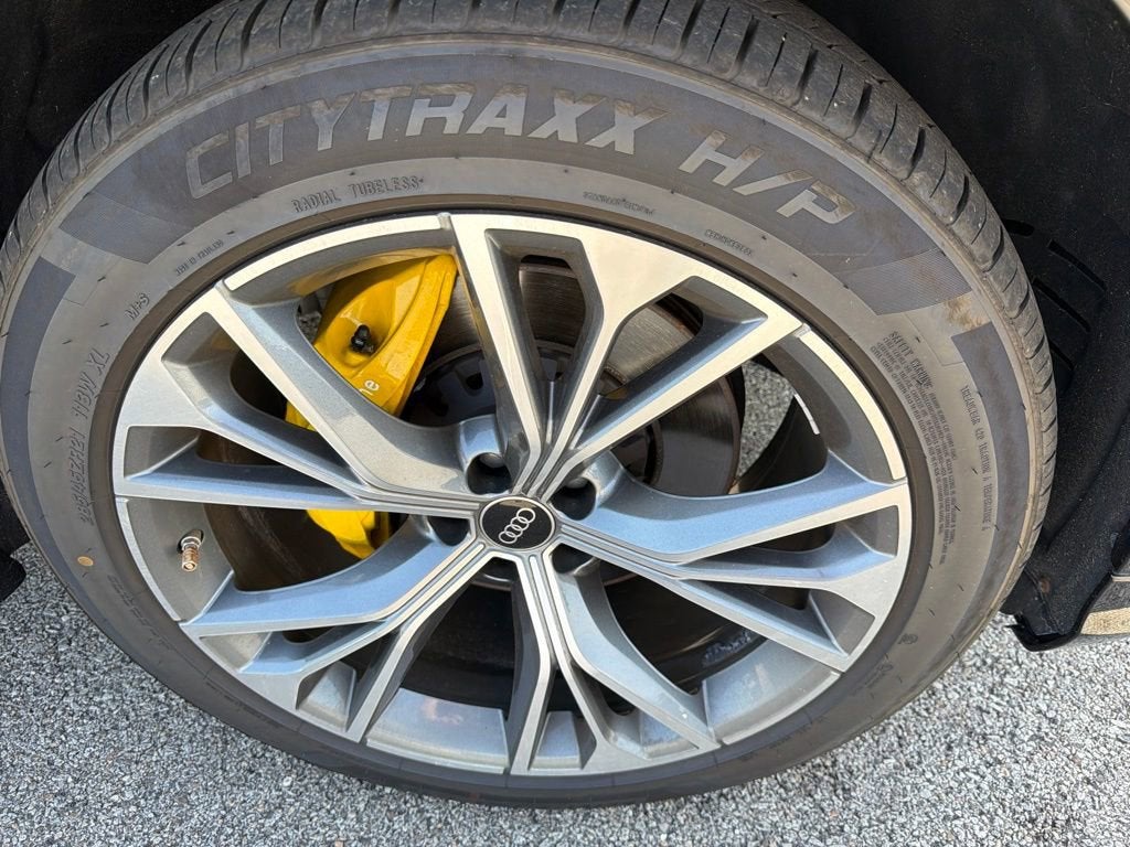 2023 Audi Q8 Premium Plus