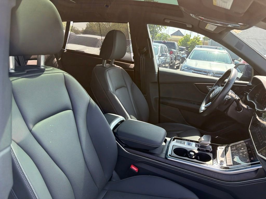 2023 Audi Q8 Premium Plus