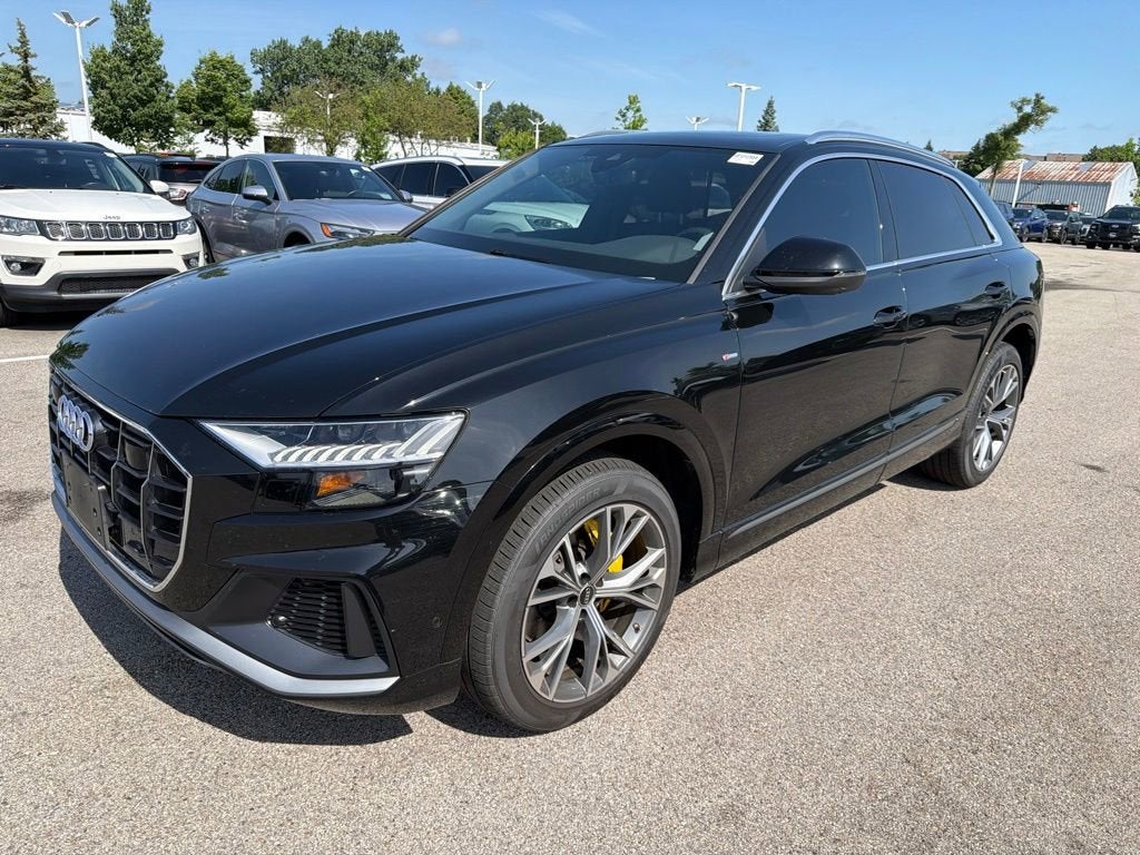 2023 Audi Q8 Premium Plus