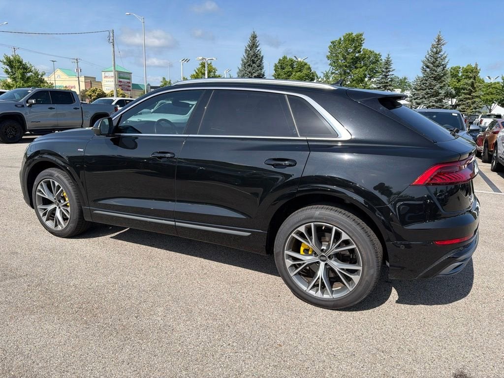 2023 Audi Q8 Premium Plus