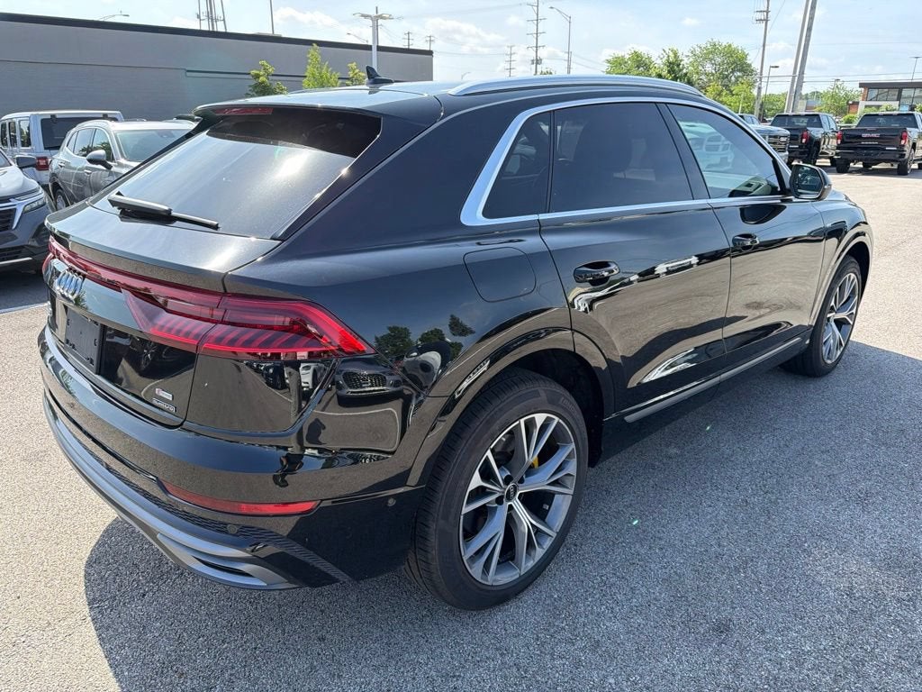 2023 Audi Q8 Premium Plus