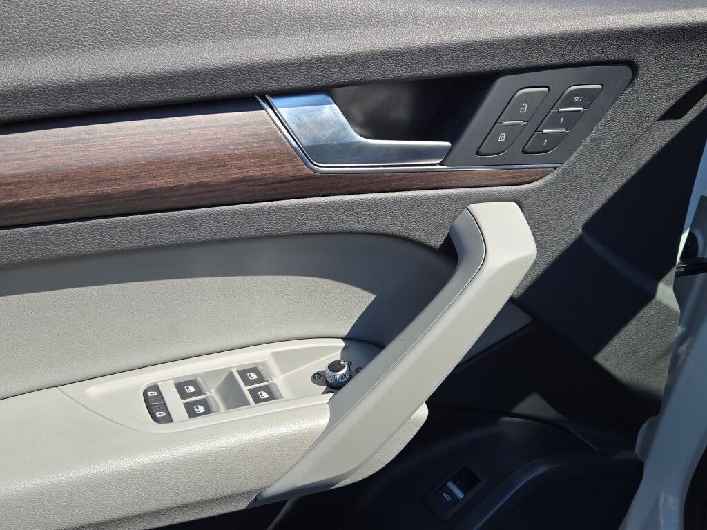 2022 Audi Q5 S line Premium