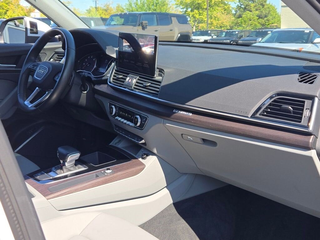 2022 Audi Q5 S line Premium