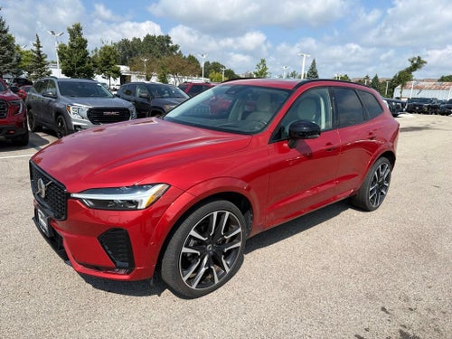2024 Volvo XC60 B5 Ultimate Dark Theme