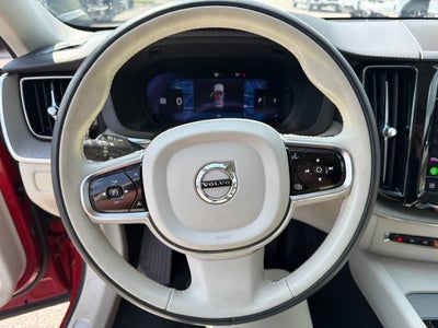 2024 Volvo XC60 B5 Ultimate Dark Theme